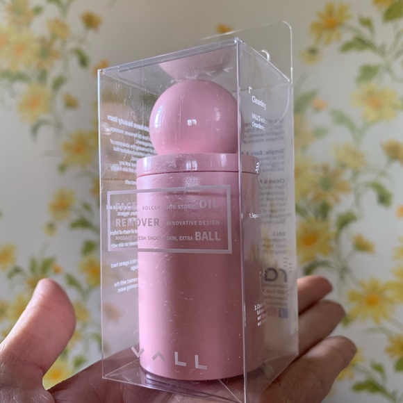 VALL Oil-Absorbing Volcanic Face Roller face oil remover - Picture 8 of 9